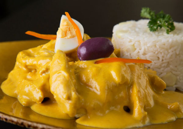 Ají de Gallina – Émincé de volaille à la crème pimentée